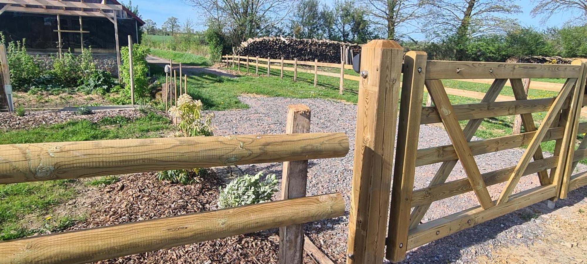 Vila Roulotte A La Ferme Buissonniere La Lande-de-Louge Exteriér fotografie